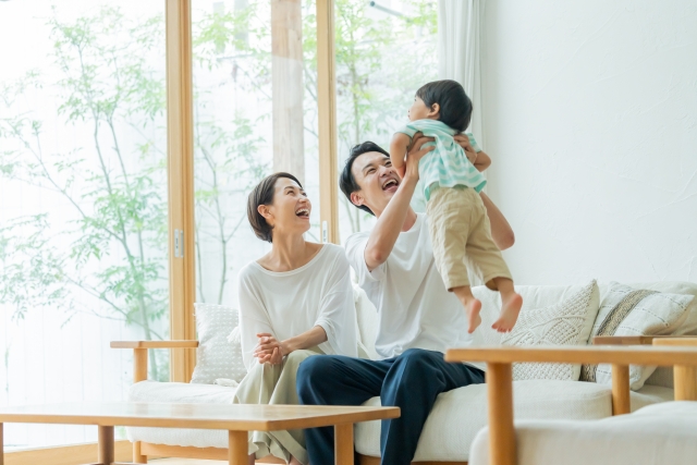 不動産は住みながらでも売れる？売却の流れ・注意点をやさしく解説のアイキャッチ