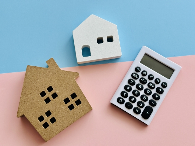 不動産売却の査定方法とは？机上査定と訪問査定の違いと活用法のアイキャッチ